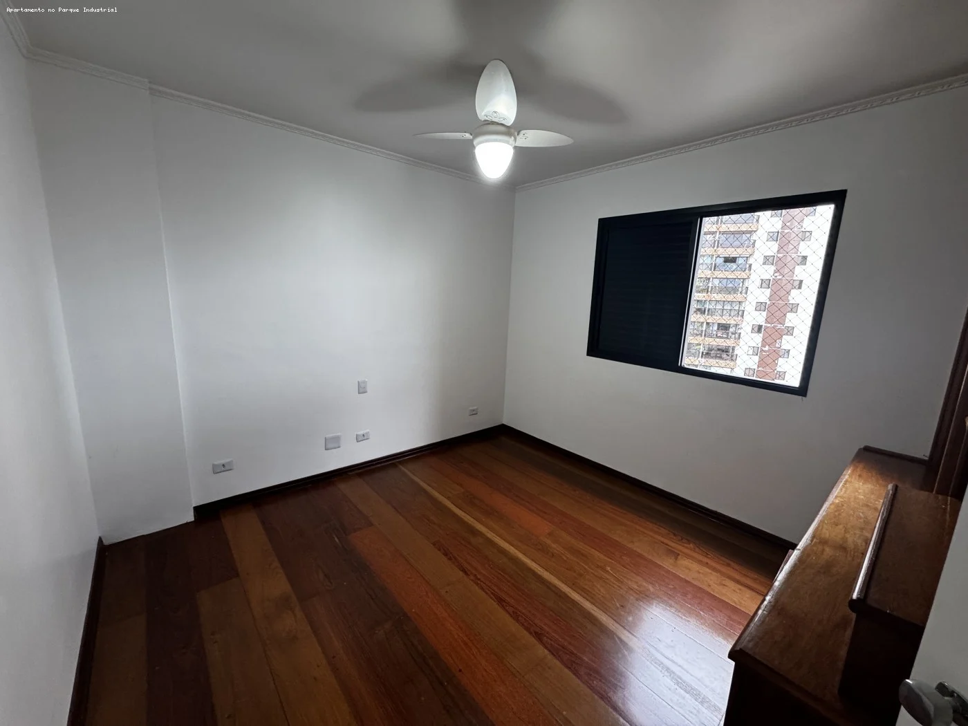 493552-06345e814ff166adc12c8470d86000d5