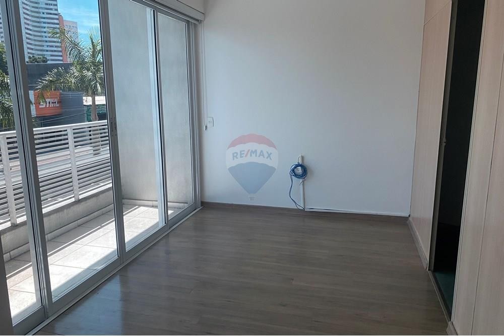 493552-4c1a03fb0d5d9a47783a0a5d8be72901