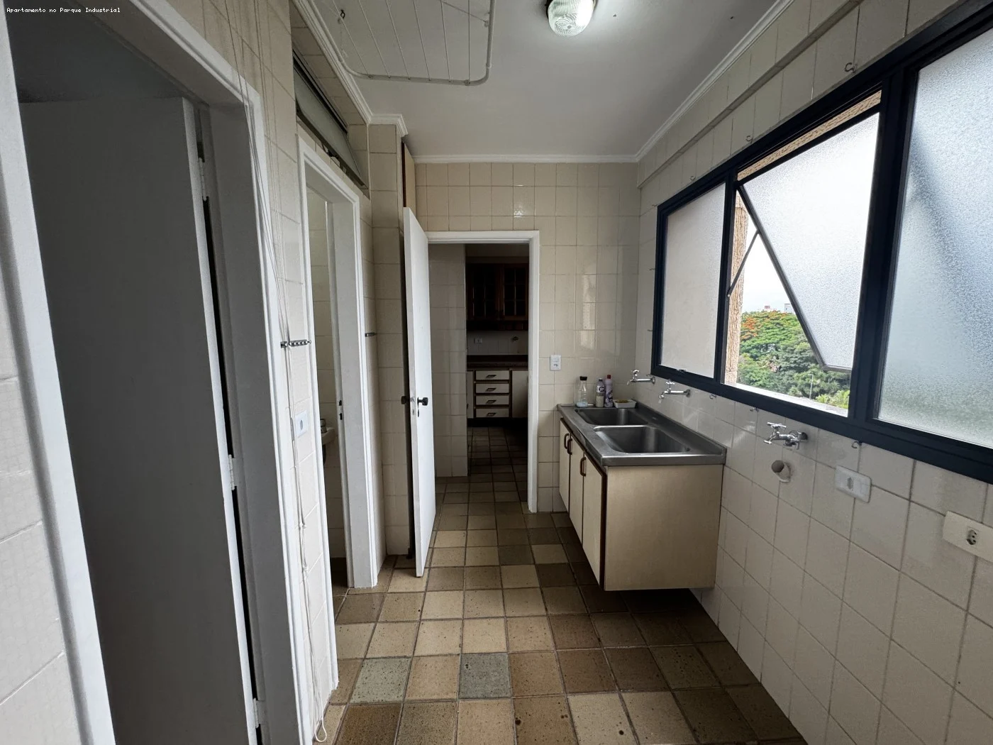 493552-bd80c7d6c5887bcf6907dc1f34c8ed47